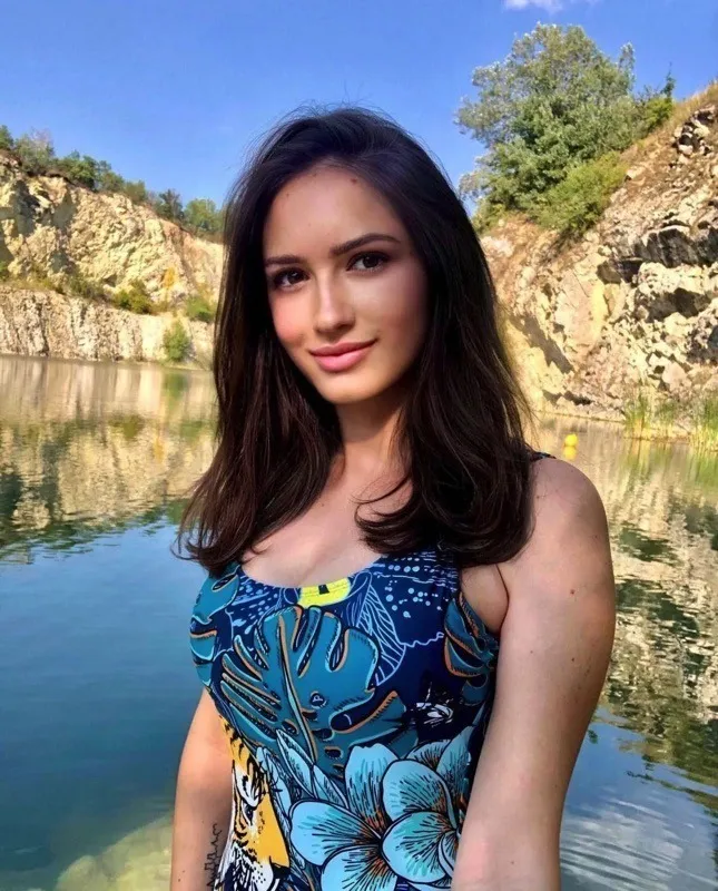 Diana, 20 anni — incontri sesso a Torino