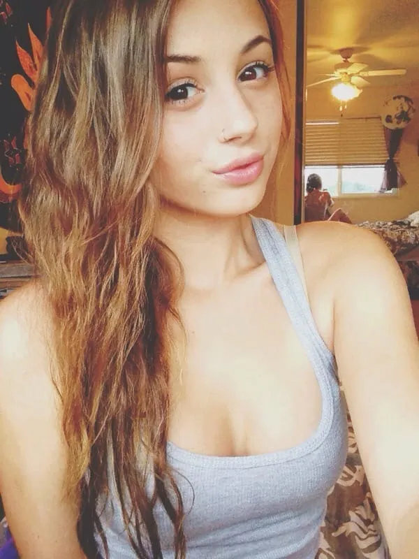 Ilaria, 23 anni — incontri sesso a Soccavo