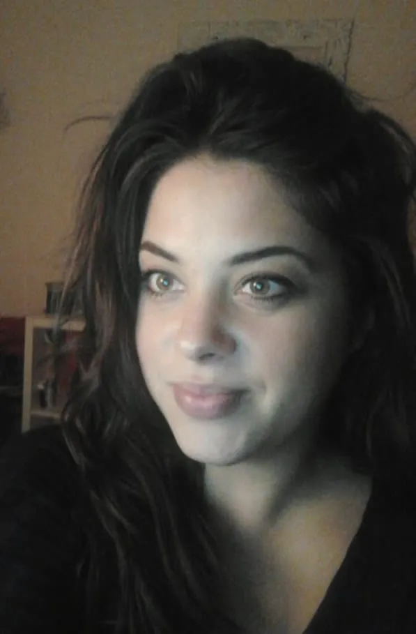 Giulietta, 24 anni — incontri sesso a Vercelli