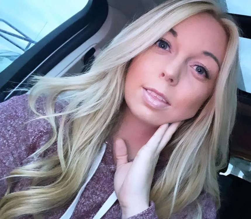 Carolina, 19 anni — incontri sesso a Pescara