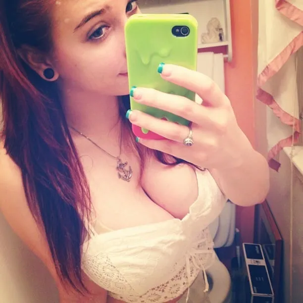 Margot, 19 anni — incontri sesso a Siracusa