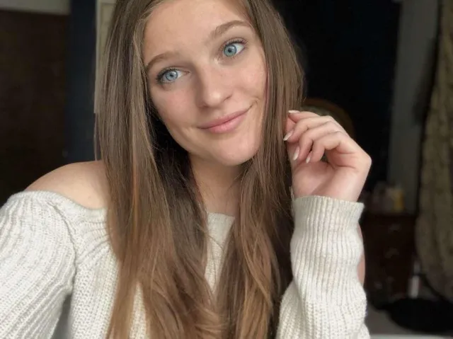 Lucia, 19 anni — incontri sesso a Firenze