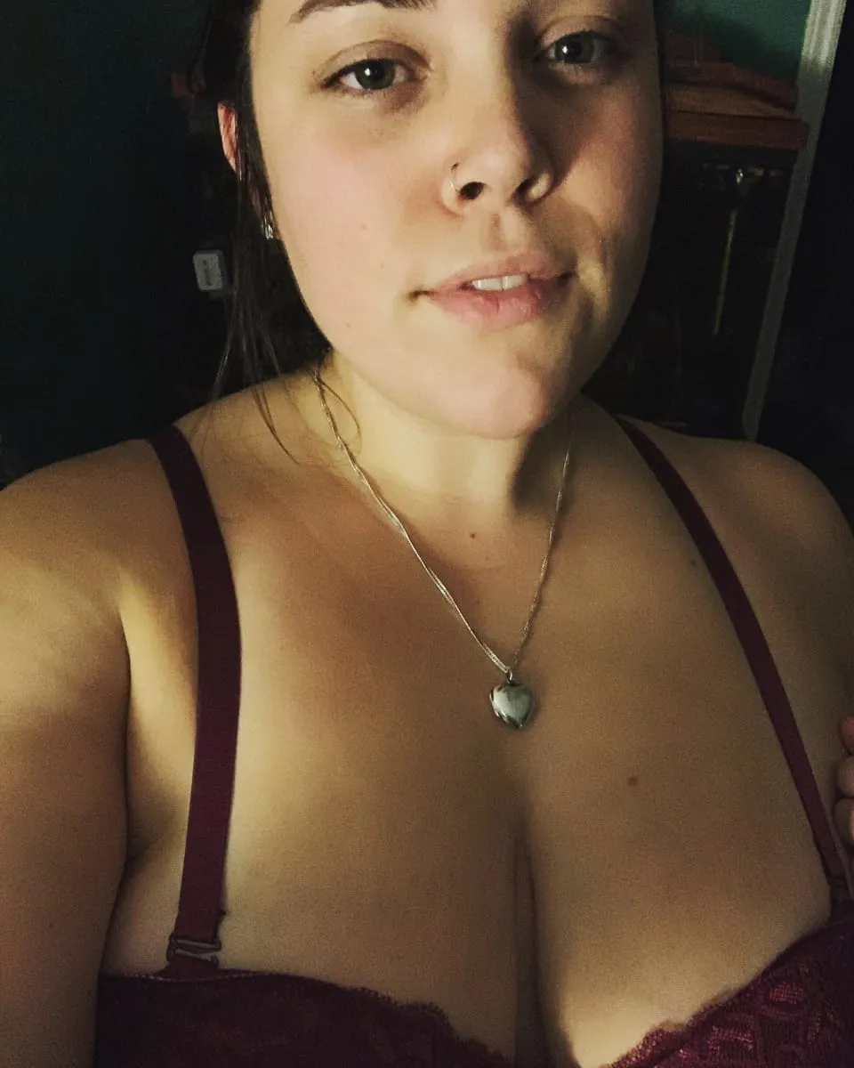 Agnese, 28 anni — incontri sesso a Santa Rita
