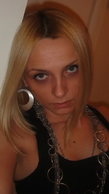 Laura, 25 anni — incontri sesso a Milano